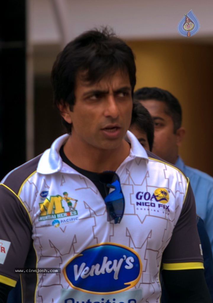 CCL 4 Mumbai Heroes Vs Chennai Rhinos Match - 89 / 97 photos