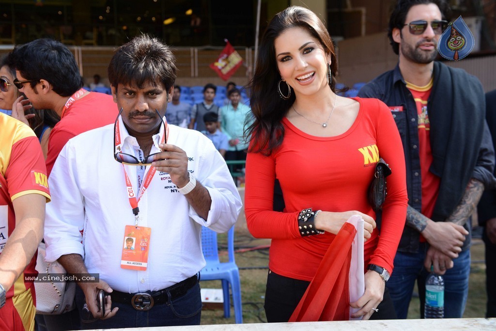 CCL 4 Telugu Warriors vs Kerala Strikers Match 01 - 1 / 40 photos