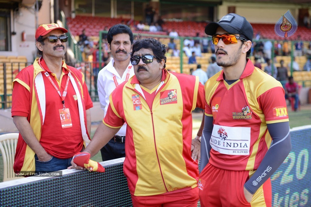 CCL 4 Telugu Warriors vs Kerala Strikers Match 01 - 5 / 40 photos