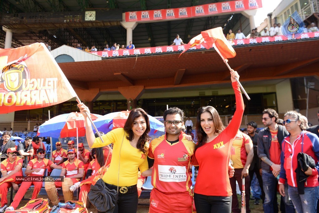 CCL 4 Telugu Warriors vs Kerala Strikers Match 01 - 10 / 40 photos