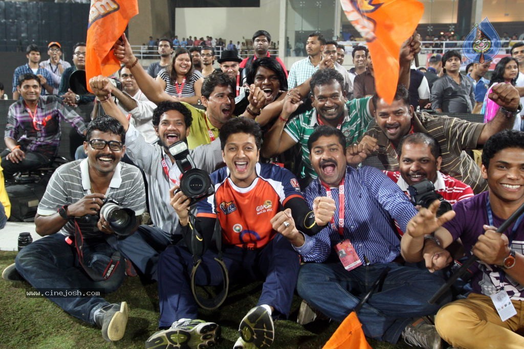 CCL 4 Veer Marathi Vs Bhojpuri Dabanggs Match - 80 / 111 photos