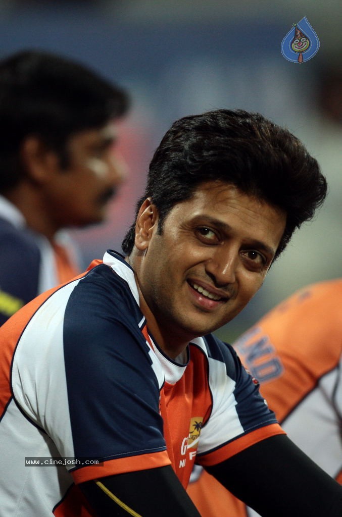 CCL 4 Veer Marathi Vs Bhojpuri Dabanggs Match - 111 / 111 photos