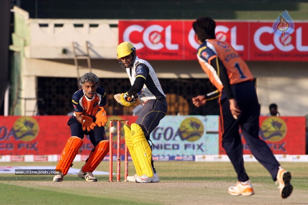 CCL 4 Veer Marathi Vs Mumbai Heroes Match - 10 / 190 photos