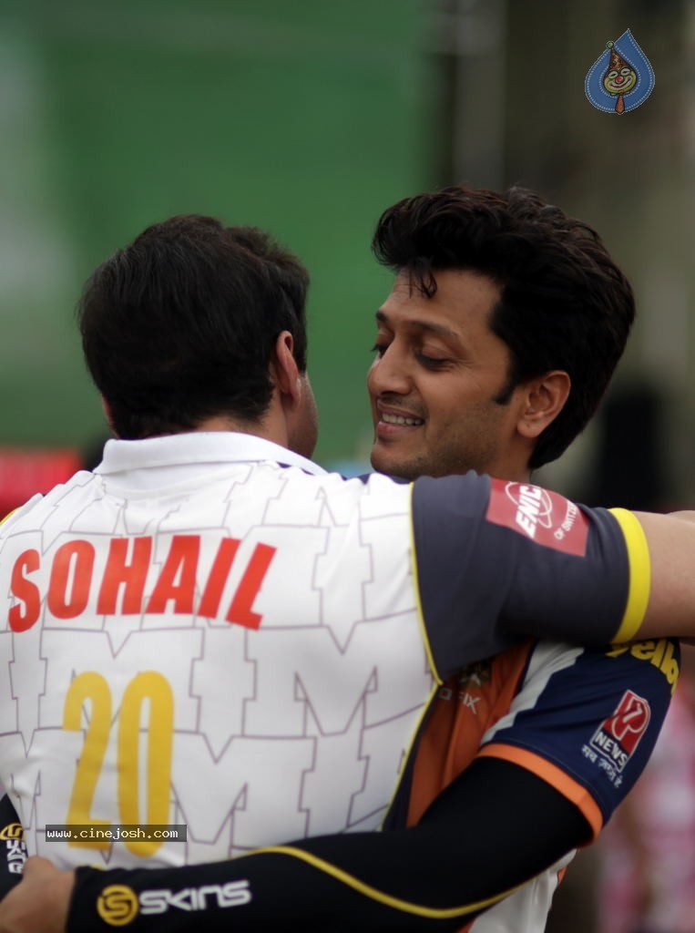 CCL 4 Veer Marathi Vs Mumbai Heroes Match - 20 / 190 photos
