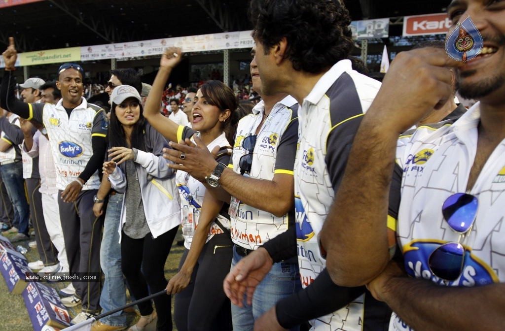 CCL 4 Veer Marathi Vs Mumbai Heroes Match - 29 / 190 photos