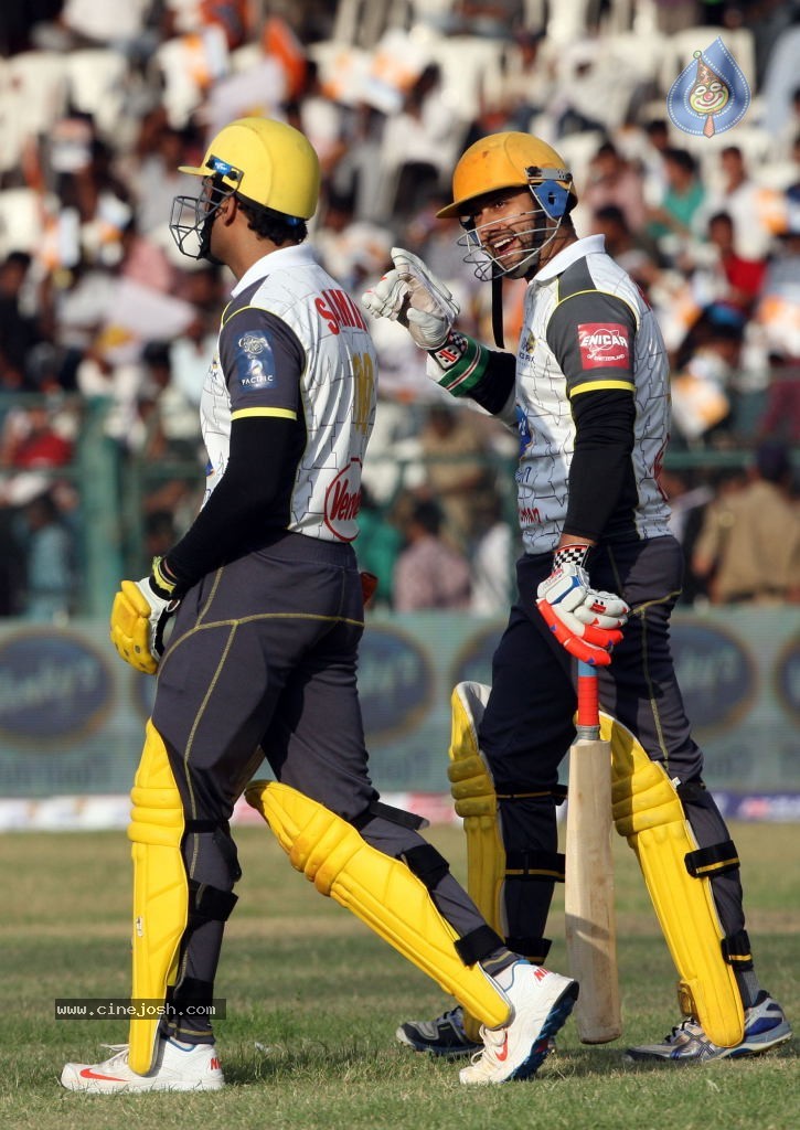 CCL 4 Veer Marathi Vs Mumbai Heroes Match - 30 / 190 photos