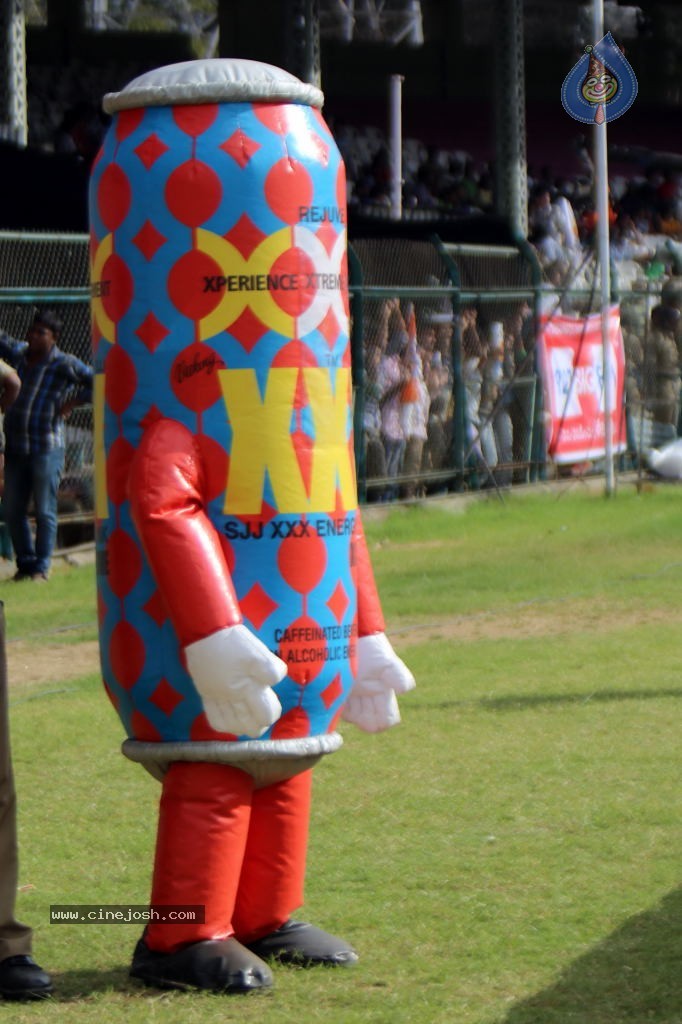 CCL 4 Veer Marathi Vs Mumbai Heroes Match - 34 / 190 photos