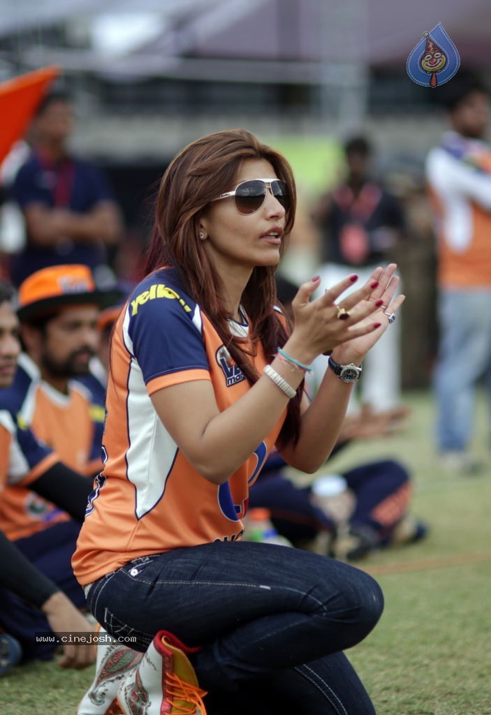 CCL 4 Veer Marathi Vs Mumbai Heroes Match - 35 / 190 photos