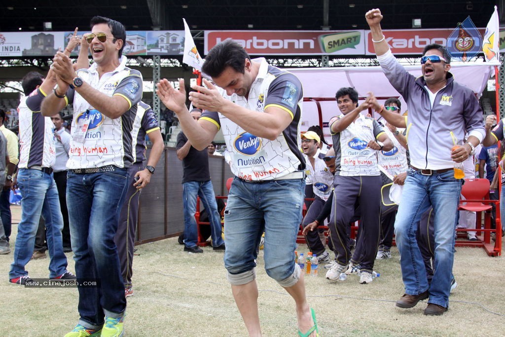 CCL 4 Veer Marathi Vs Mumbai Heroes Match - 84 / 190 photos