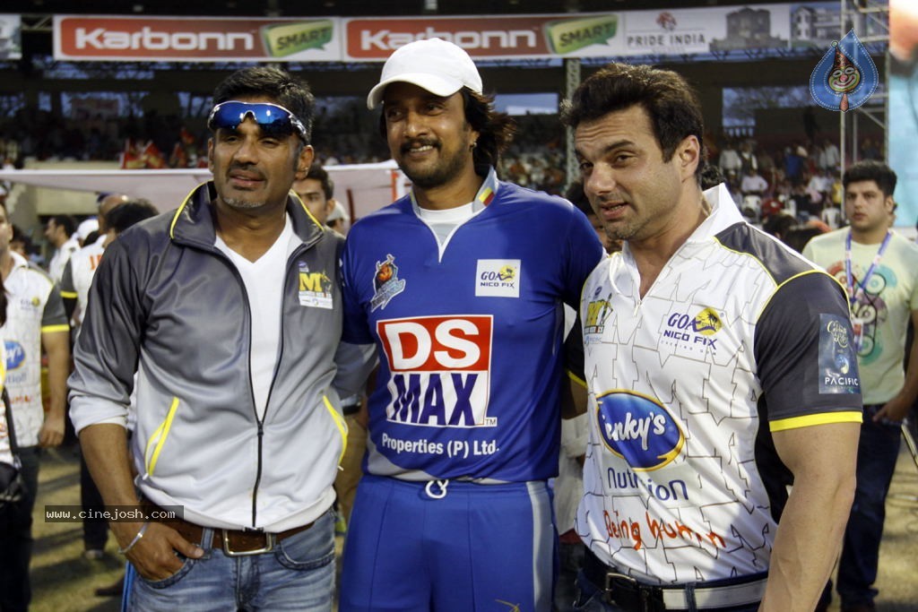 CCL 4 Veer Marathi Vs Mumbai Heroes Match - 93 / 190 photos