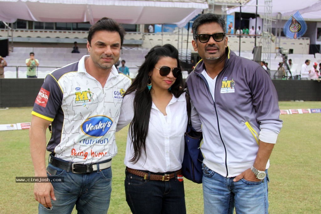 CCL 4 Veer Marathi Vs Mumbai Heroes Match - 98 / 190 photos