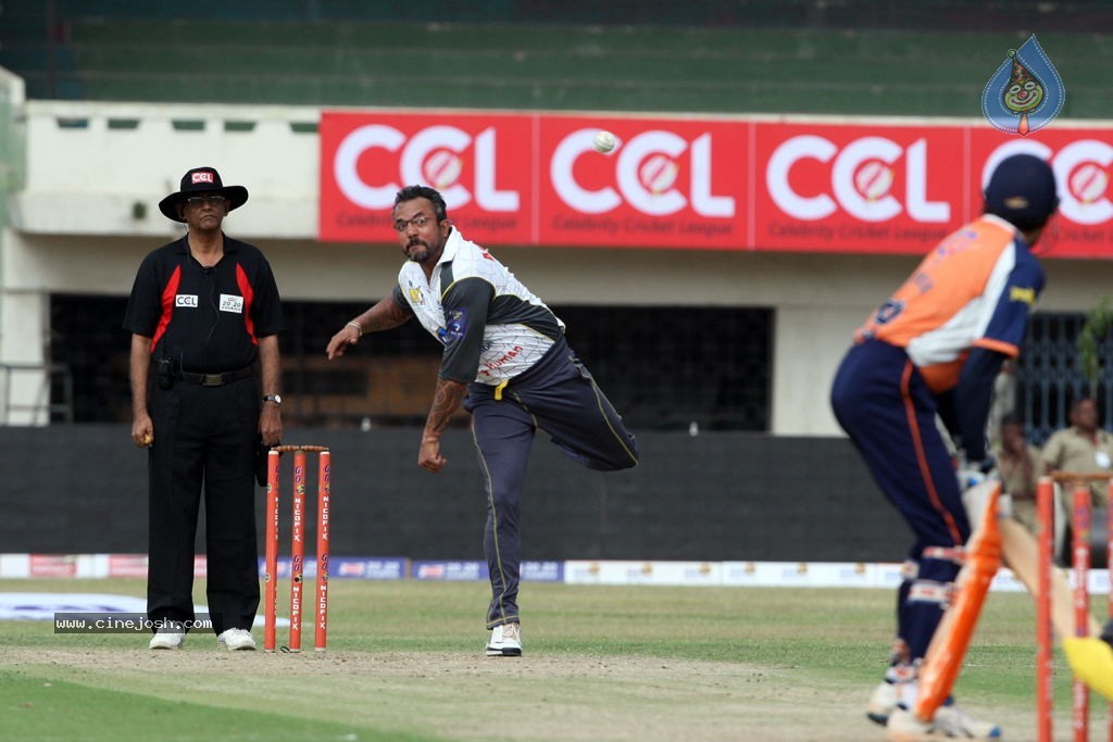 CCL 4 Veer Marathi Vs Mumbai Heroes Match - 100 / 190 photos