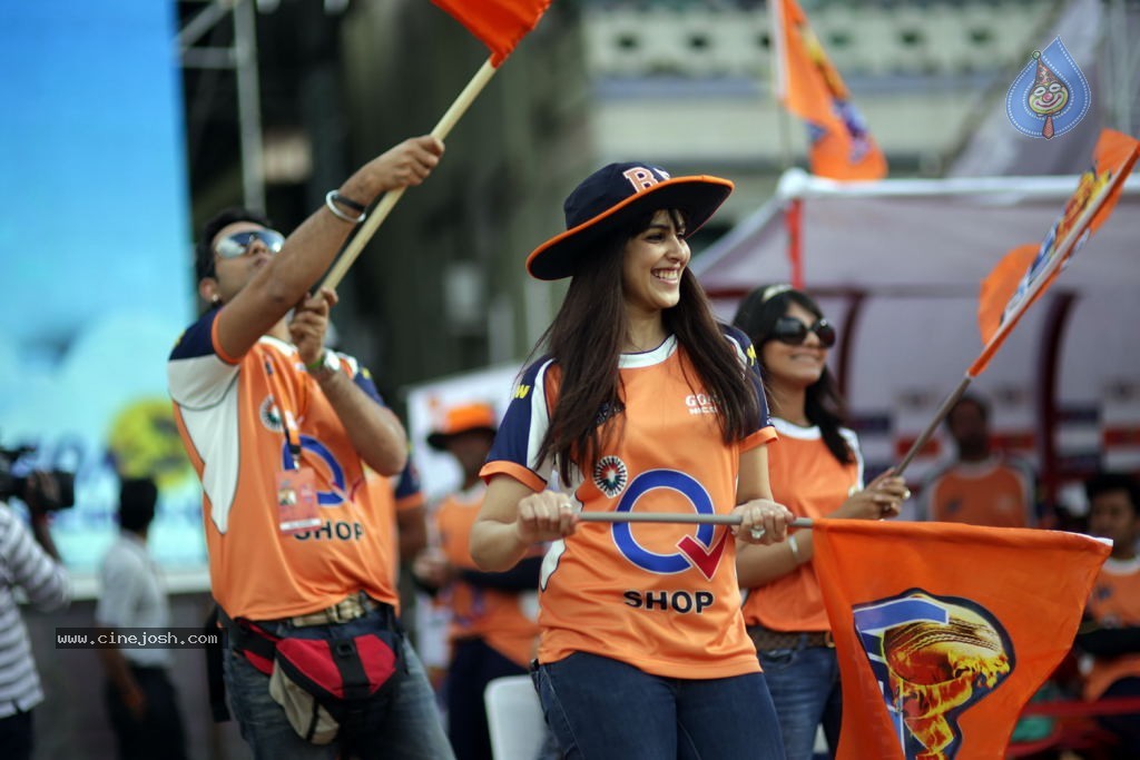 CCL 4 Veer Marathi Vs Mumbai Heroes Match - 153 / 190 photos