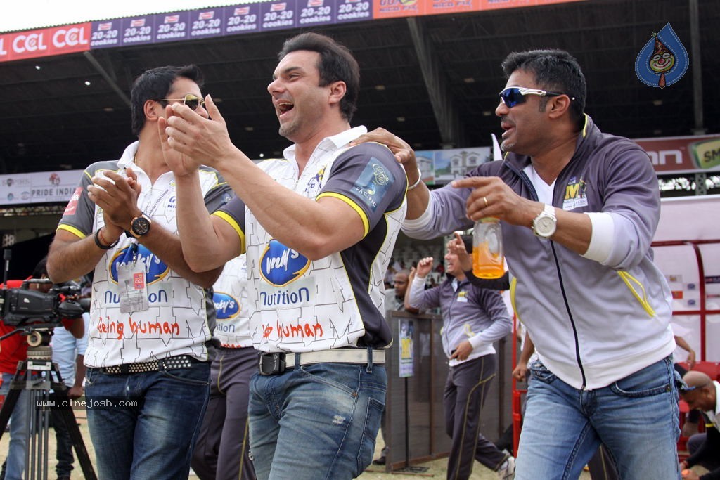 CCL 4 Veer Marathi Vs Mumbai Heroes Match - 159 / 190 photos
