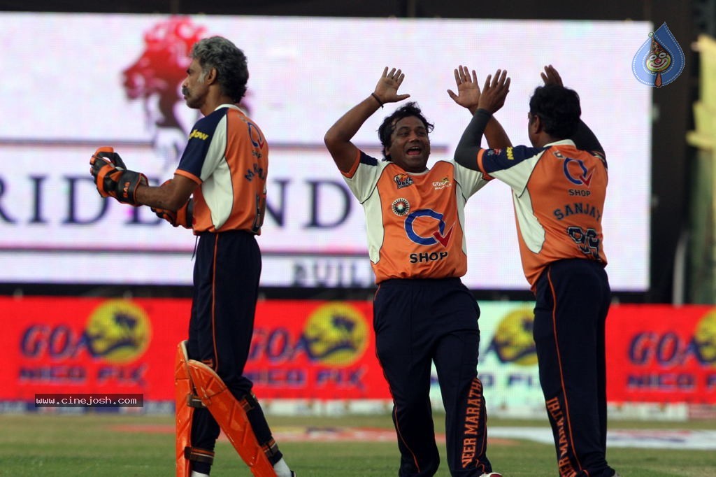 CCL 4 Veer Marathi Vs Mumbai Heroes Match - 165 / 190 photos