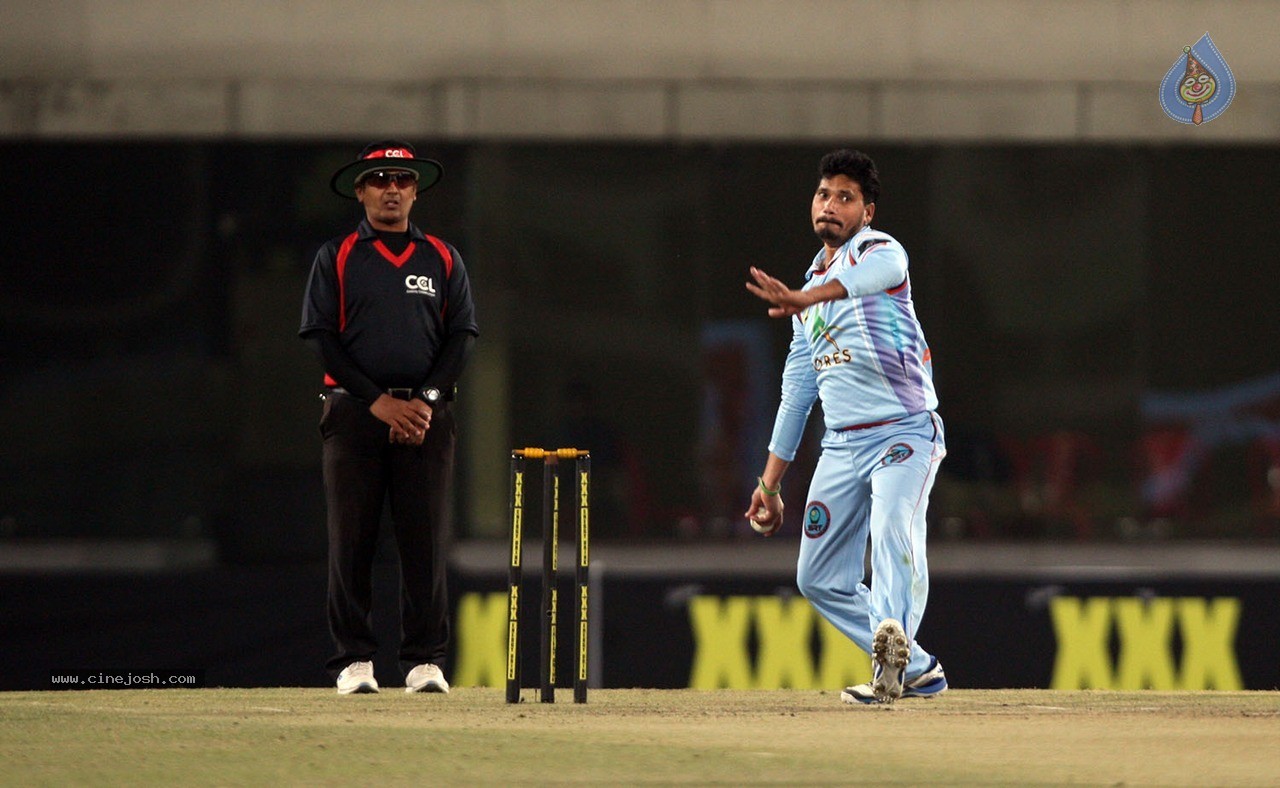 CCL 5 Bhojpuri Dabanggs vs Telugu Warriors Match Photos - 9 / 120 photos