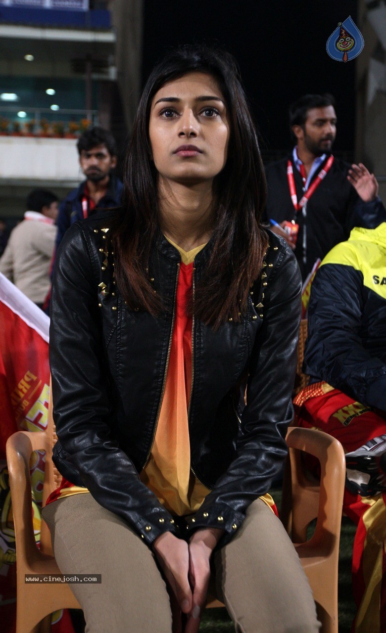 CCL 5 Bhojpuri Dabanggs vs Telugu Warriors Match Photos - 15 / 120 photos