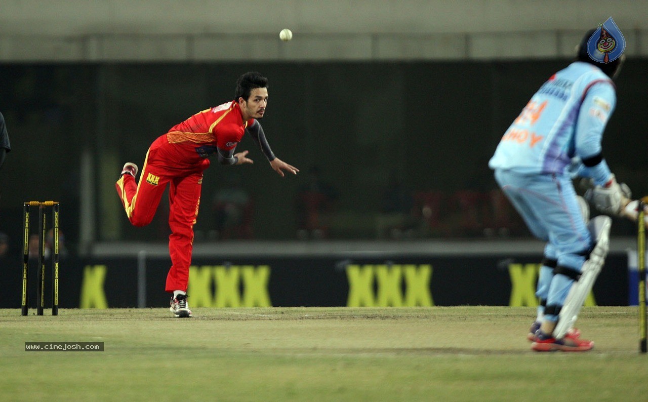 CCL 5 Bhojpuri Dabanggs vs Telugu Warriors Match Photos - 85 / 120 photos