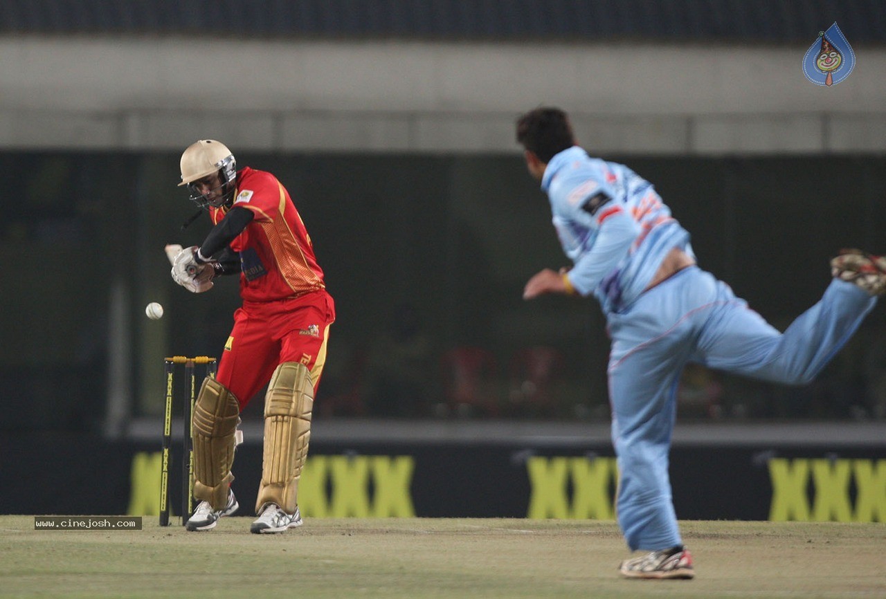 CCL 5 Bhojpuri Dabanggs vs Telugu Warriors Match Photos - 98 / 120 photos