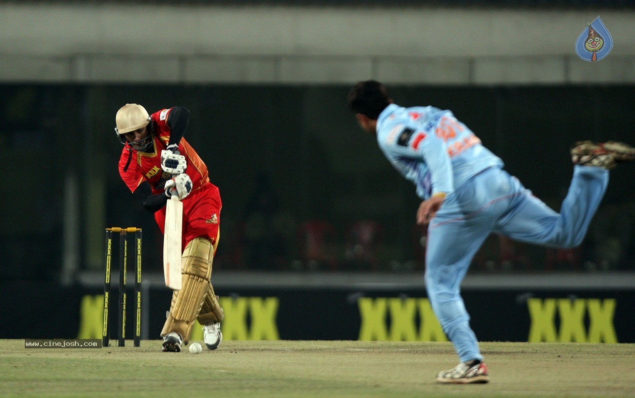 CCL 5 Bhojpuri Dabanggs vs Telugu Warriors Match Photos - 99 / 120 photos