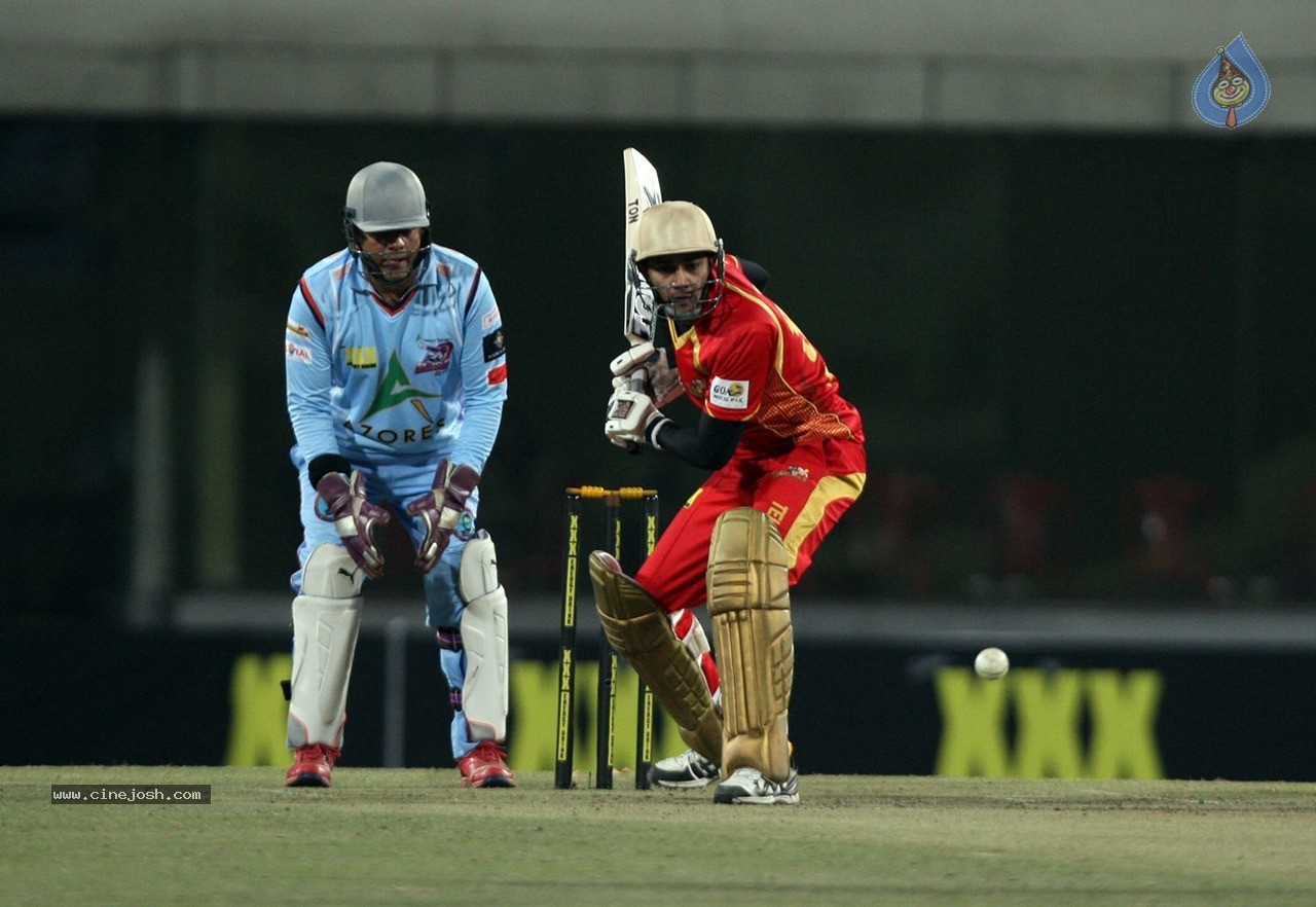 CCL 5 Bhojpuri Dabanggs vs Telugu Warriors Match Photos - 105 / 120 photos