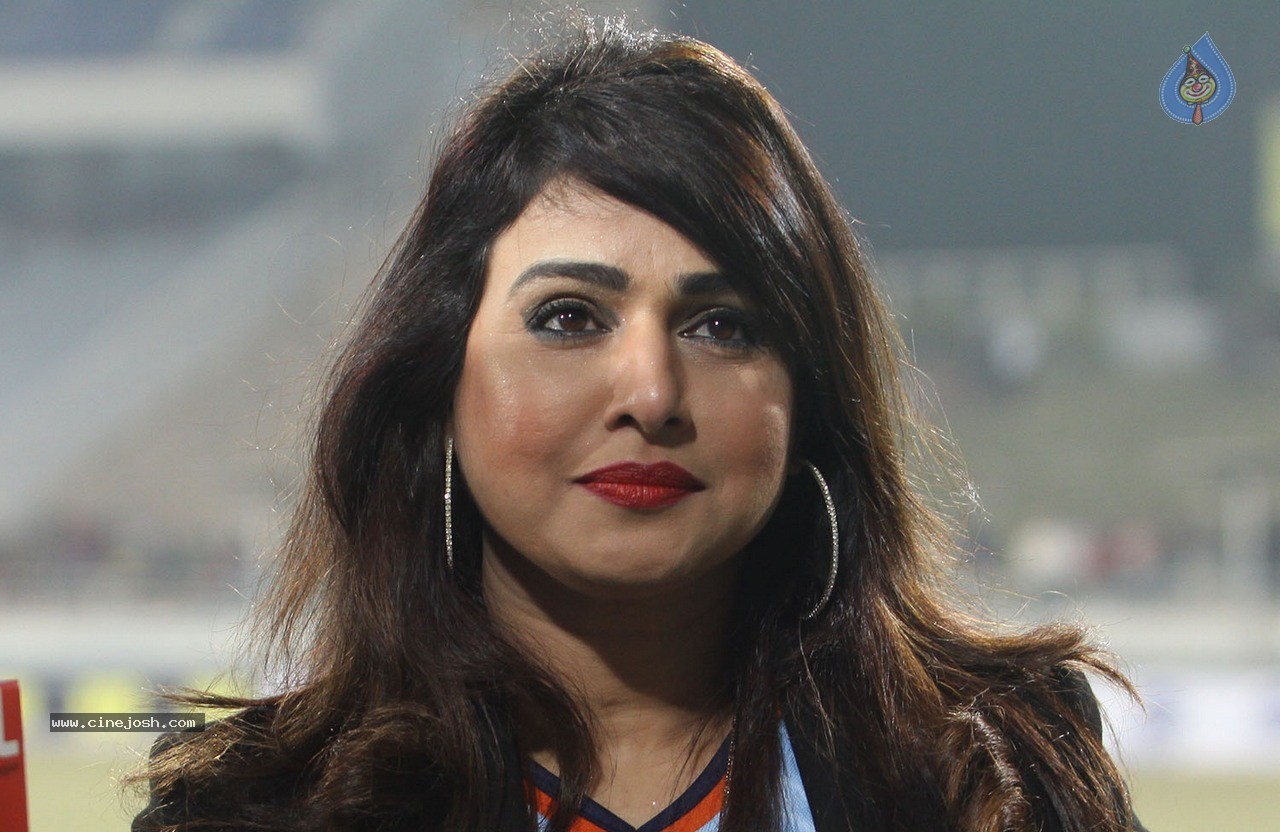 CCL 5 Bhojpuri Dabanggs vs Telugu Warriors Match Photos - 116 / 120 photos