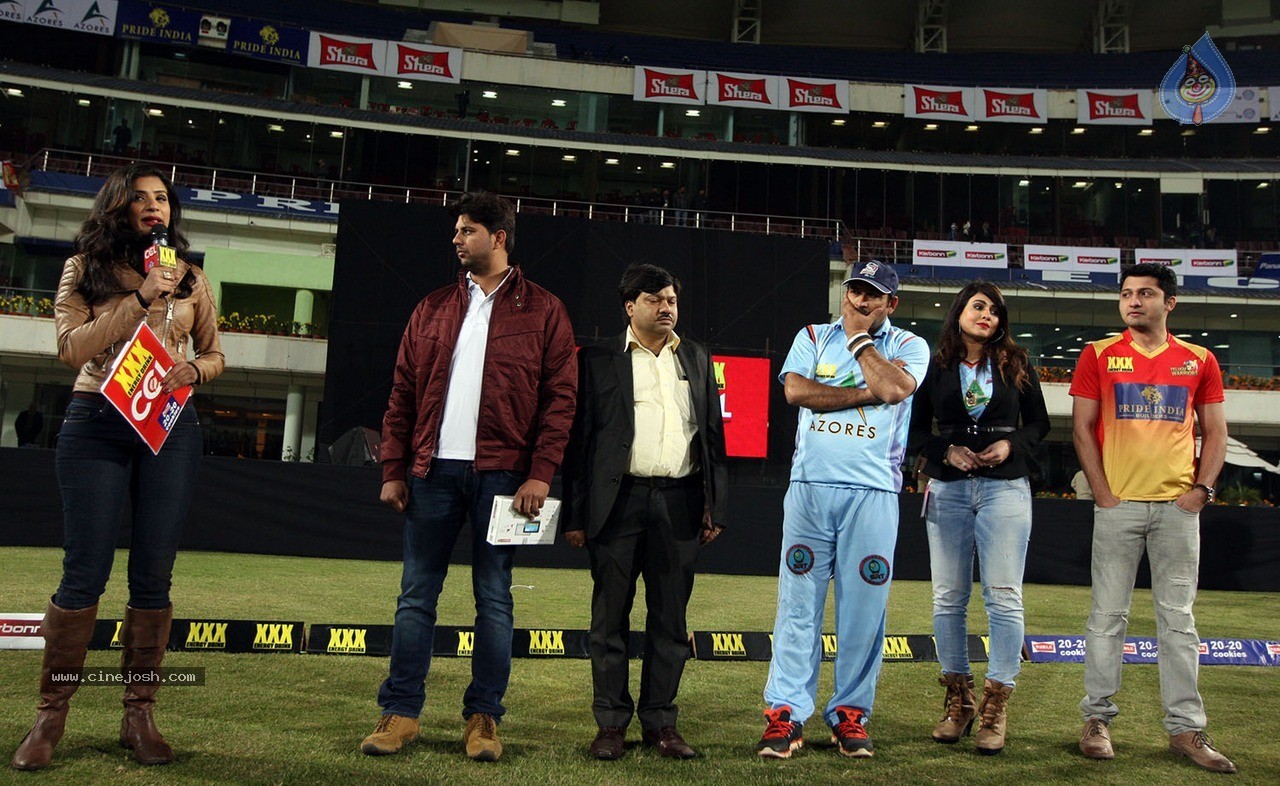 CCL 5 Bhojpuri Dabanggs vs Telugu Warriors Match Photos - 117 / 120 photos