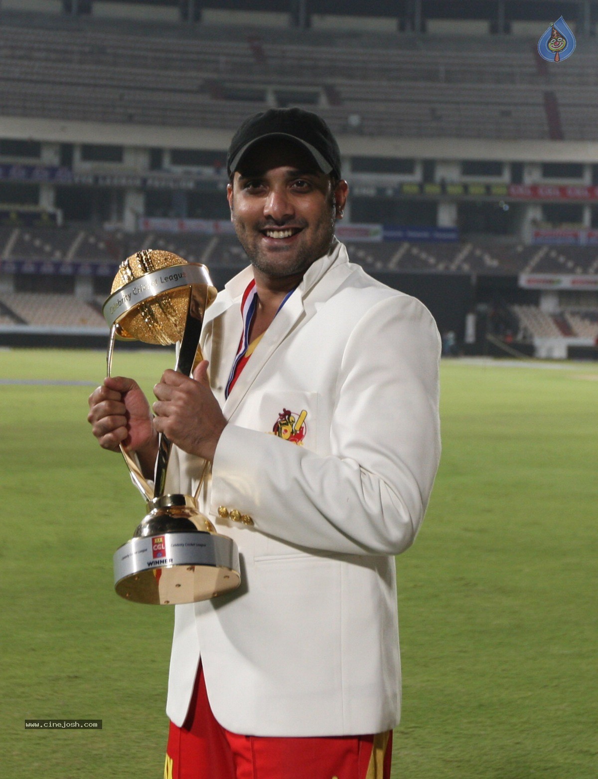 CCL 5 Final Telugu Warriors vs Chennai Rhinos Match Photos 02 - 16 / 195 photos