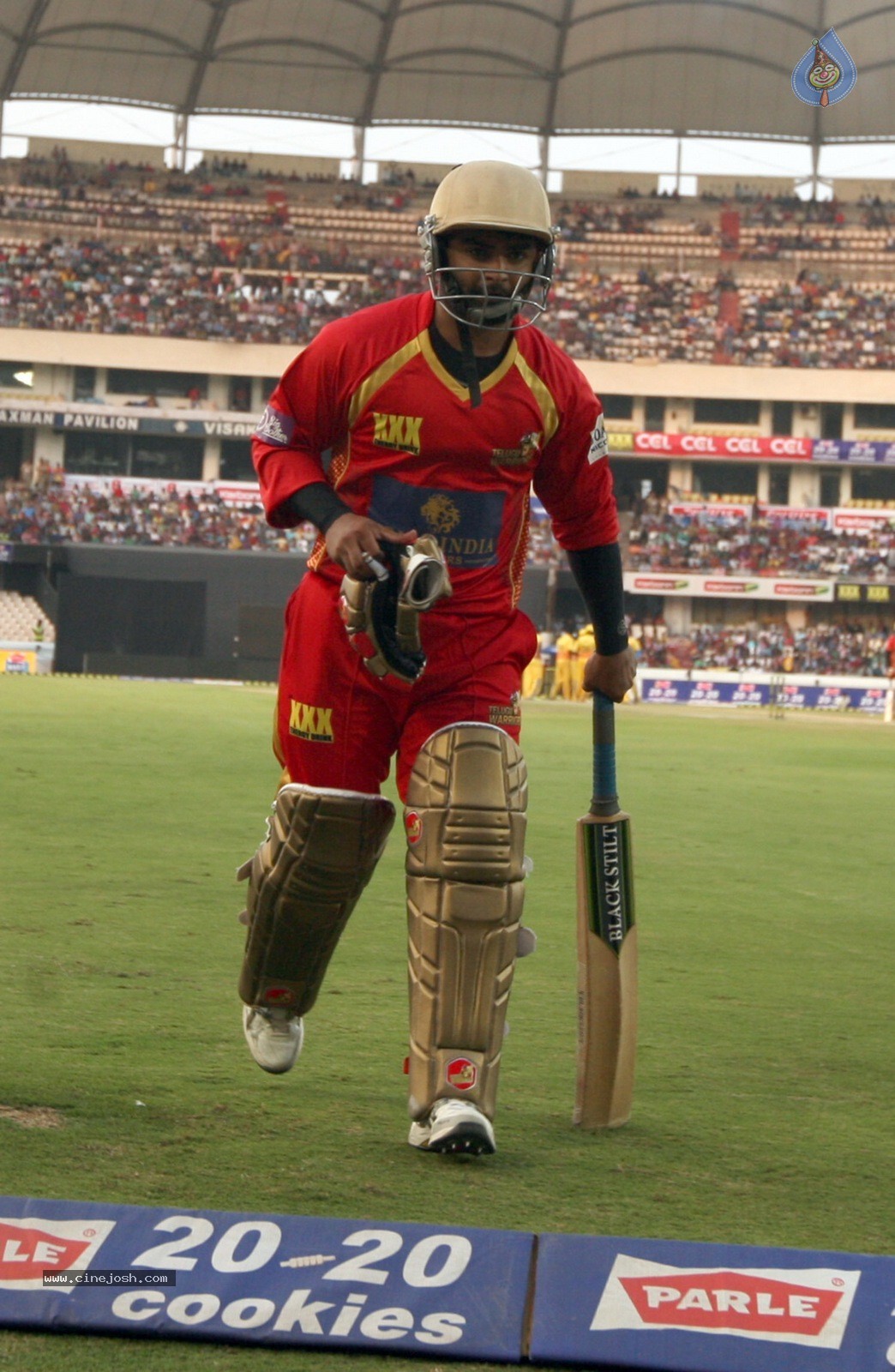 CCL 5 Final Telugu Warriors vs Chennai Rhinos Match Photos 02 - 93 / 195 photos