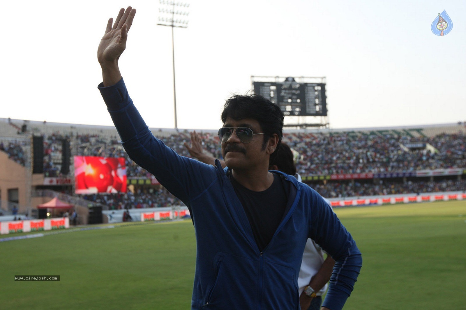 CCL 5 Final Telugu Warriors vs Chennai Rhinos Match Photos 02 - 110 / 195 photos
