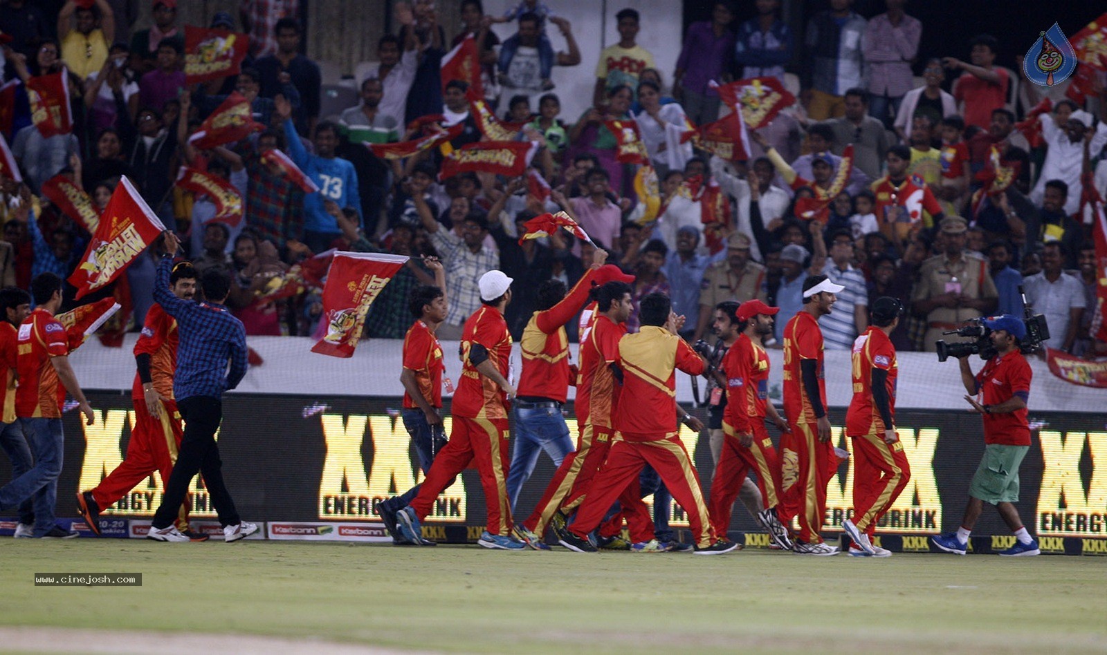 CCL 5 Final Telugu Warriors vs Chennai Rhinos Match Photos 02 - 138 / 195 photos