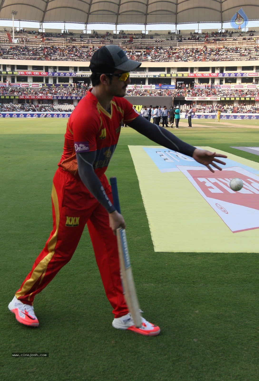 CCL 5 Final Telugu Warriors vs Chennai Rhinos Match Photos 02 - 144 / 195 photos