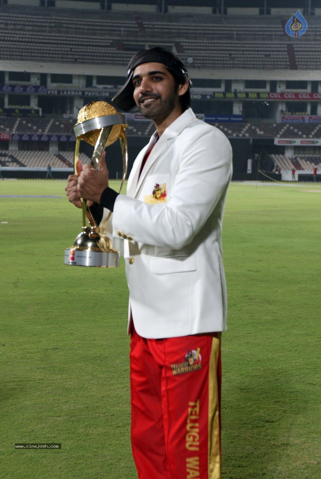 CCL 5 Final Telugu Warriors vs Chennai Rhinos Match Photos 02 - 165 / 195 photos