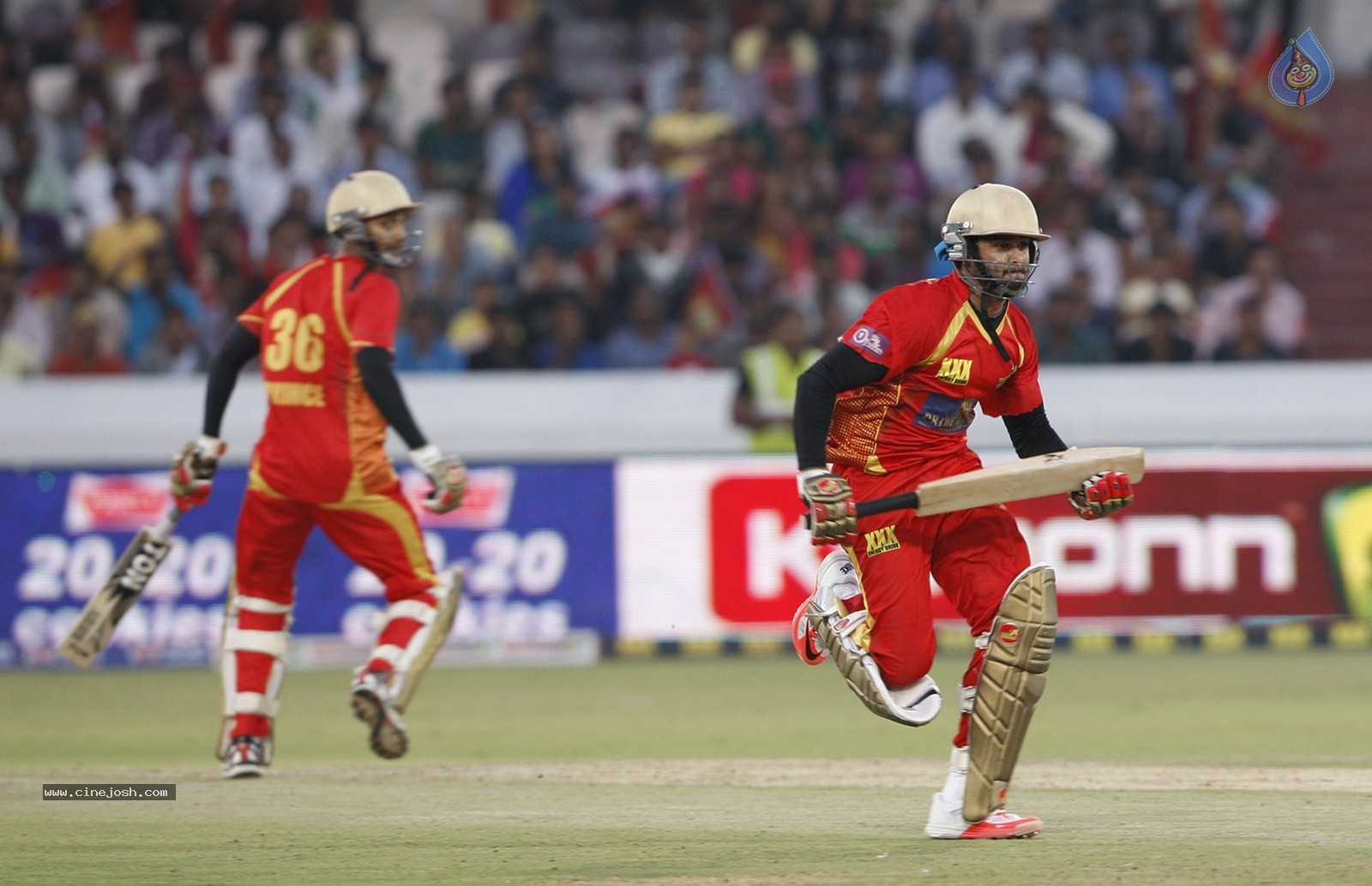 CCL 5 Final Telugu Warriors vs Chennai Rhinos Match Photos 02 - 190 / 195 photos