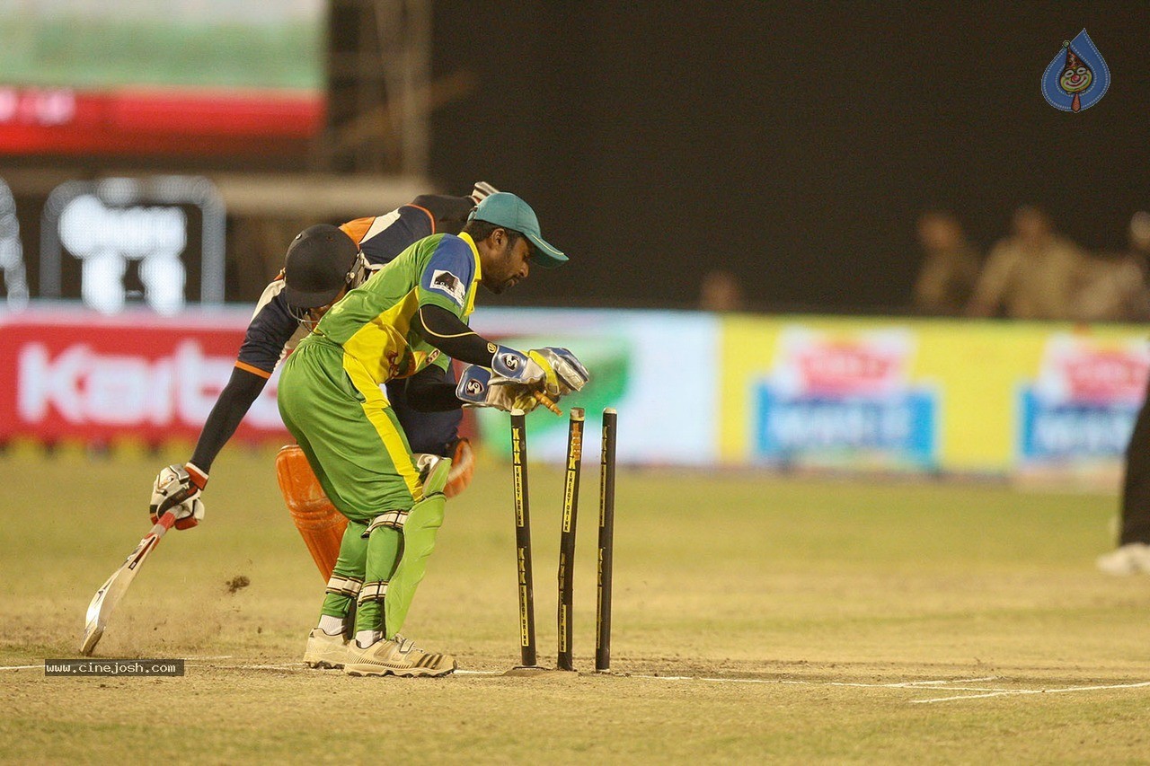 CCL 5 Kerala Strikers Vs Veer Marathi Match Photos - 11 / 80 photos