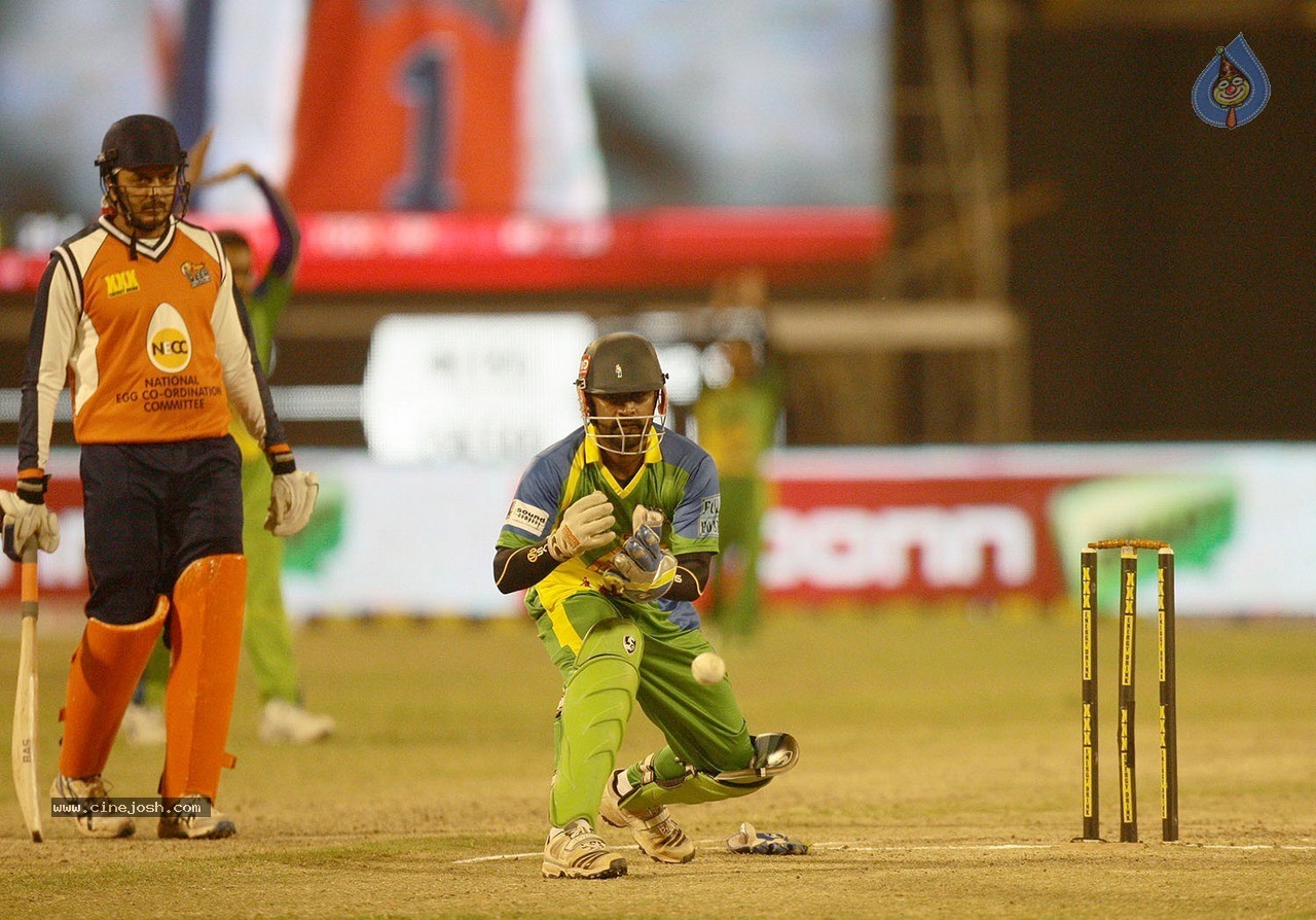 CCL 5 Kerala Strikers Vs Veer Marathi Match Photos - 20 / 80 photos