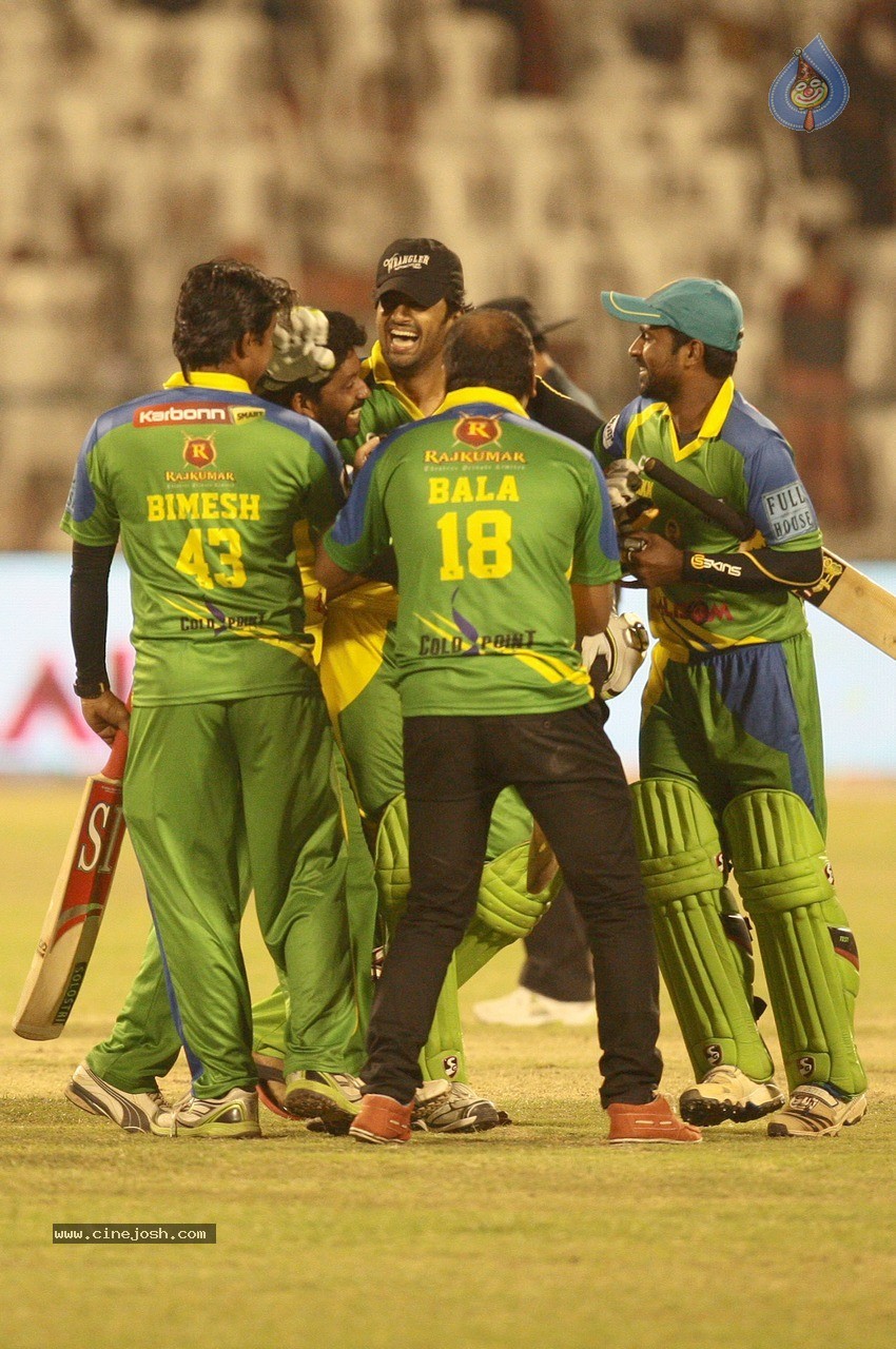 CCL 5 Kerala Strikers Vs Veer Marathi Match Photos - 34 / 80 photos