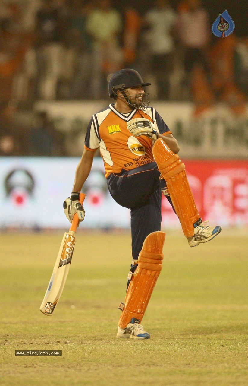 CCL 5 Kerala Strikers Vs Veer Marathi Match Photos - 37 / 80 photos