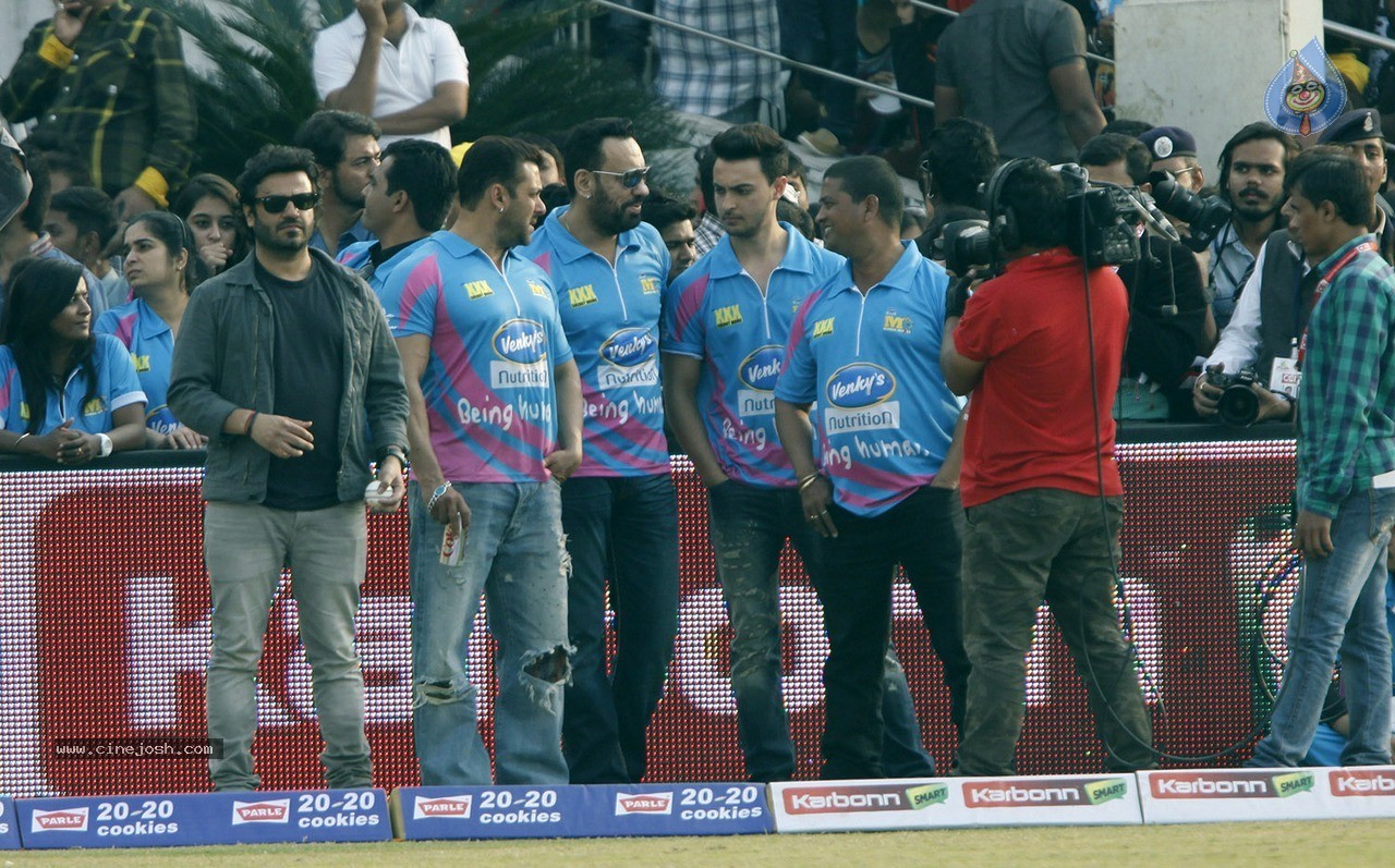 CCL 5 Mumbai Heroes Vs Chennai Rhinos Match Photos - 39 / 146 photos