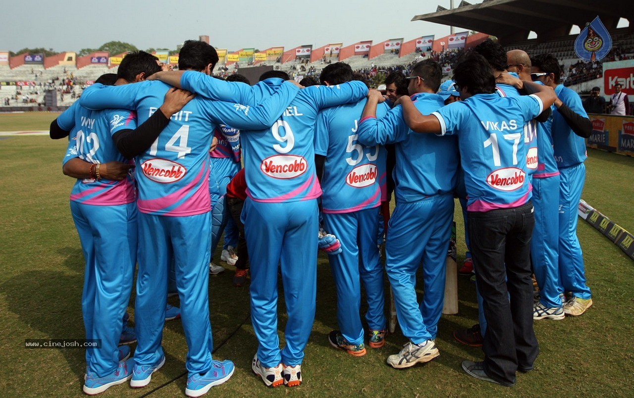 CCL 5 Mumbai Heroes Vs Chennai Rhinos Match Photos - 47 / 146 photos