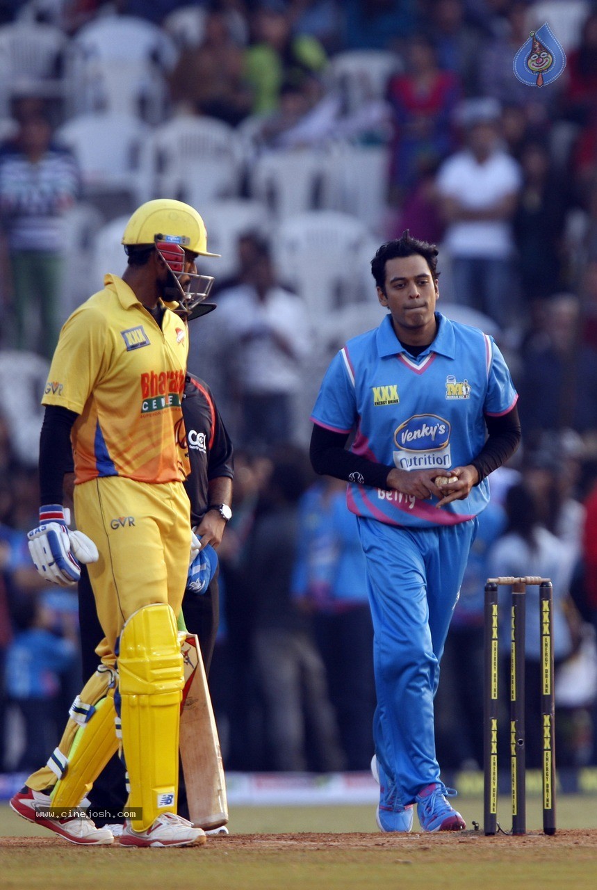 CCL 5 Mumbai Heroes Vs Chennai Rhinos Match Photos - 77 / 146 photos