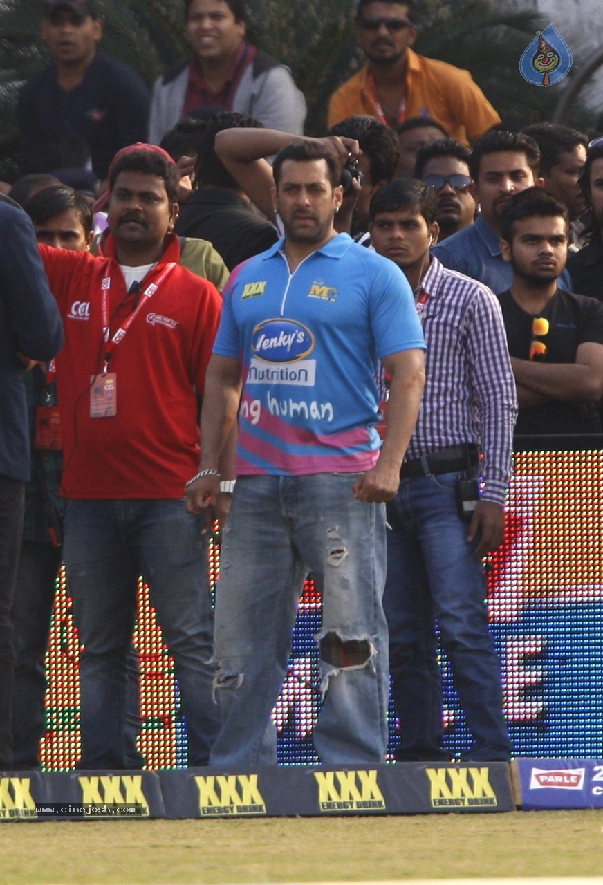 CCL 5 Mumbai Heroes Vs Chennai Rhinos Match Photos - 121 / 146 photos