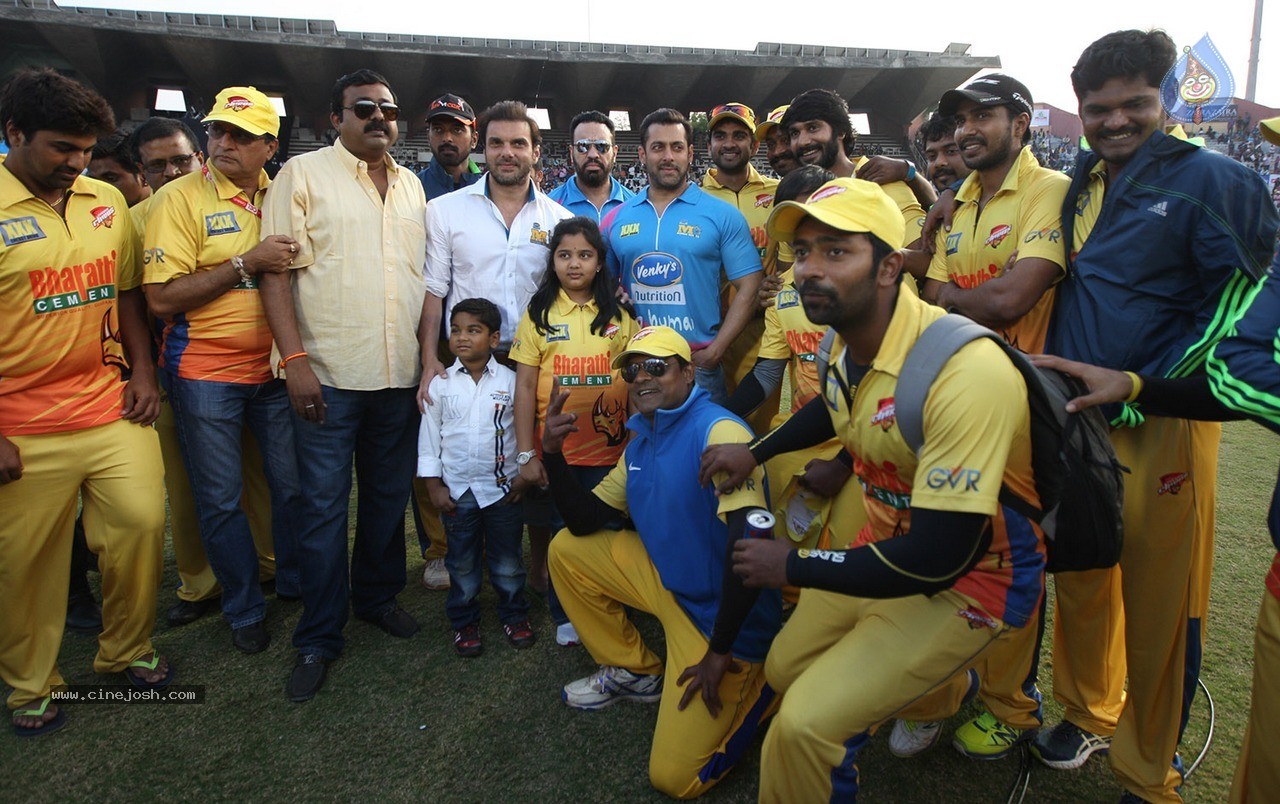 CCL 5 Mumbai Heroes Vs Chennai Rhinos Match Photos - 124 / 146 photos