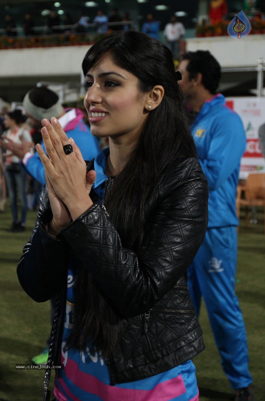 CCL 5 Mumbai Heroes vs Kerala Strikers Match Photos - 30 / 120 photos