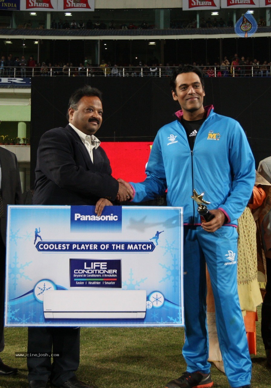 CCL 5 Mumbai Heroes vs Kerala Strikers Match Photos - 89 / 120 photos