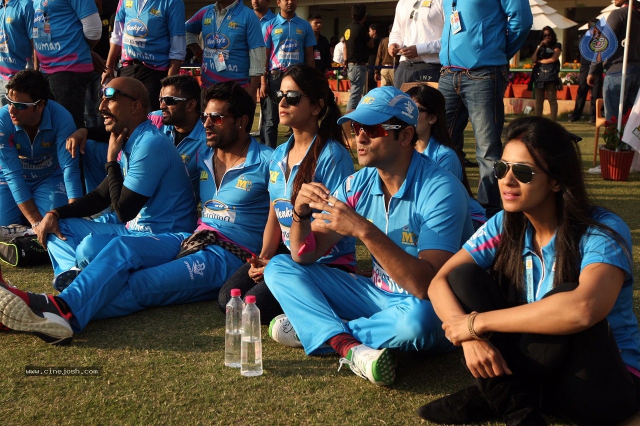 CCL 5 Mumbai Heroes vs Kerala Strikers Match Photos - 92 / 120 photos