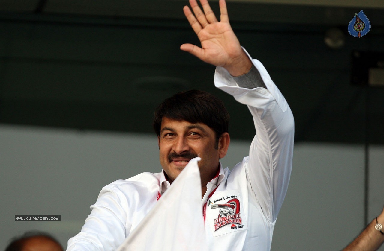CCL 5 Mumbai Heroes vs Kerala Strikers Match Photos - 97 / 120 photos