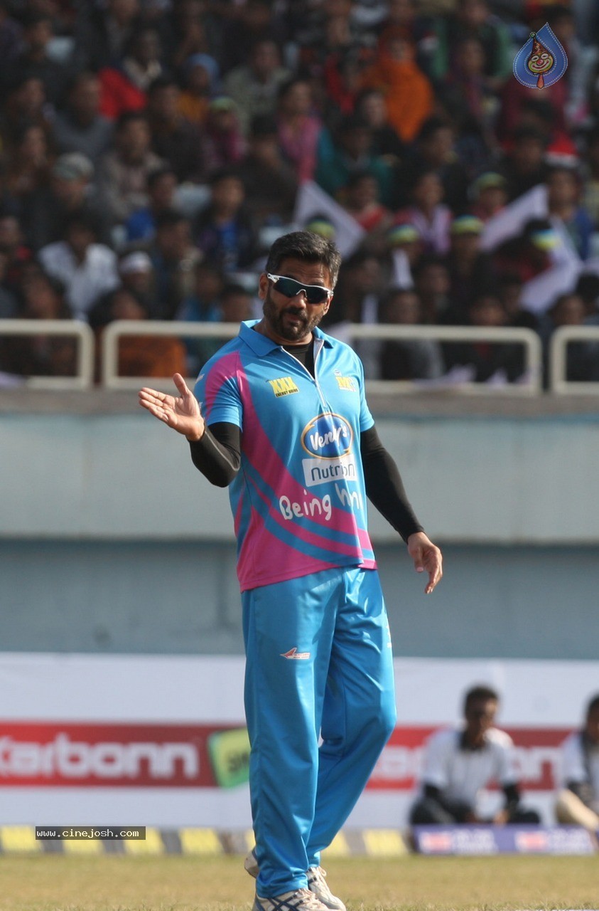 CCL 5 Mumbai Heroes vs Kerala Strikers Match Photos - 108 / 120 photos