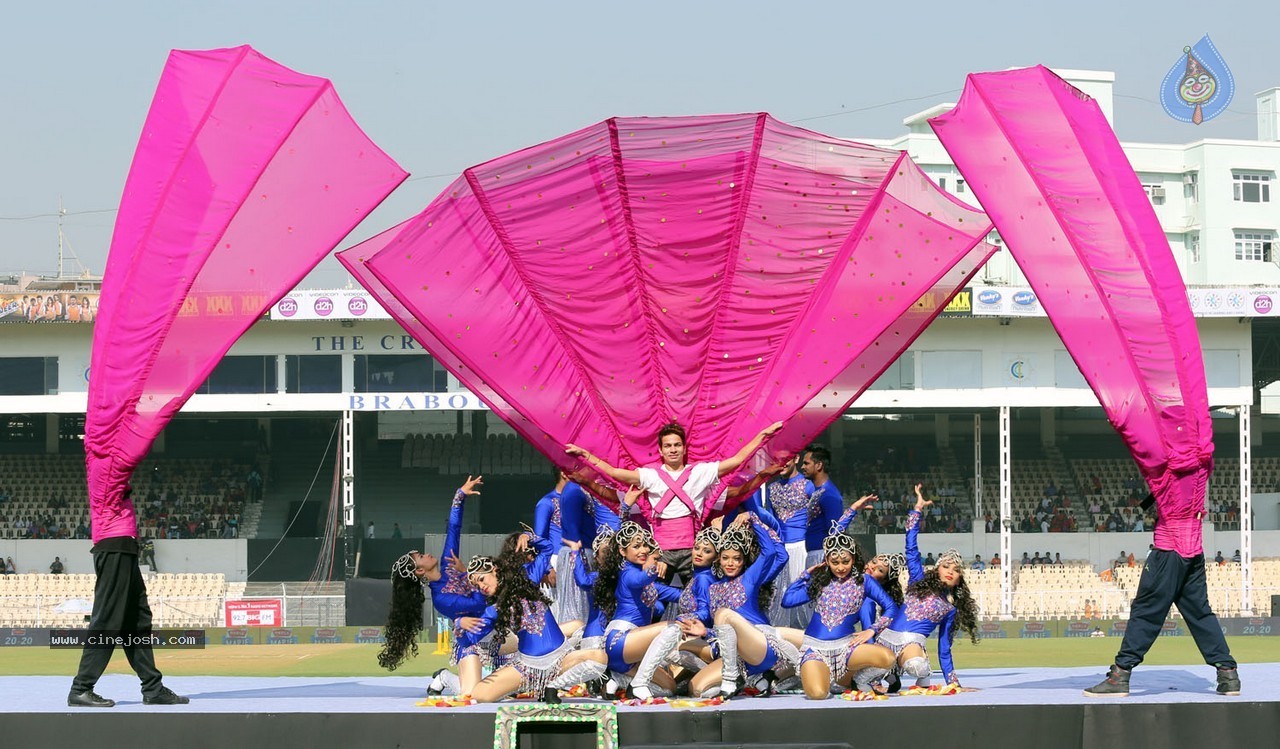 CCL 5 Mumbai Heroes Vs Veer Marathi Match - 16 / 83 photos
