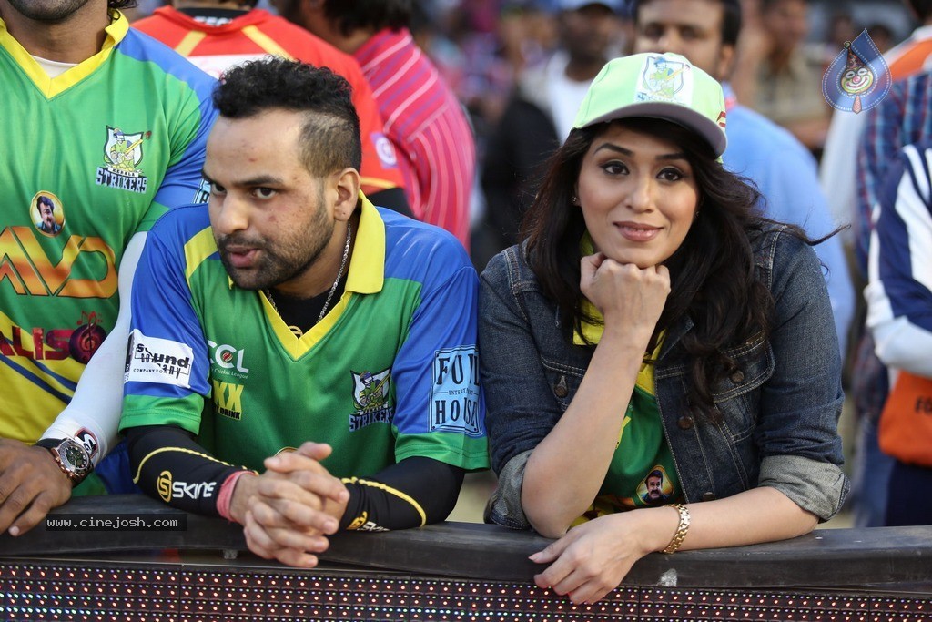 CCL 5 Telugu Warriors vs Karnataka Bulldozers Match Photos - 2 / 178 photos